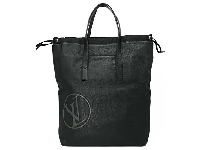 Sac cabas léger LV Circle en taurillon Louis Vuitton Noir