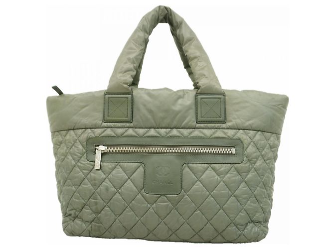 Bolsa tote de nylon Coco Cocoon da Chanel Verde oliva