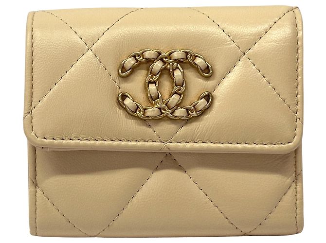 Chanel Bi-Fold Wallet in Beige Gold Golden
