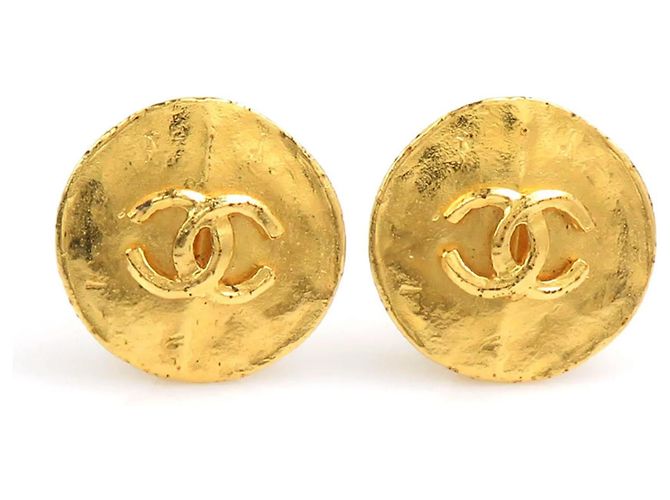 Pendientes de clip de metal dorado Chanel
