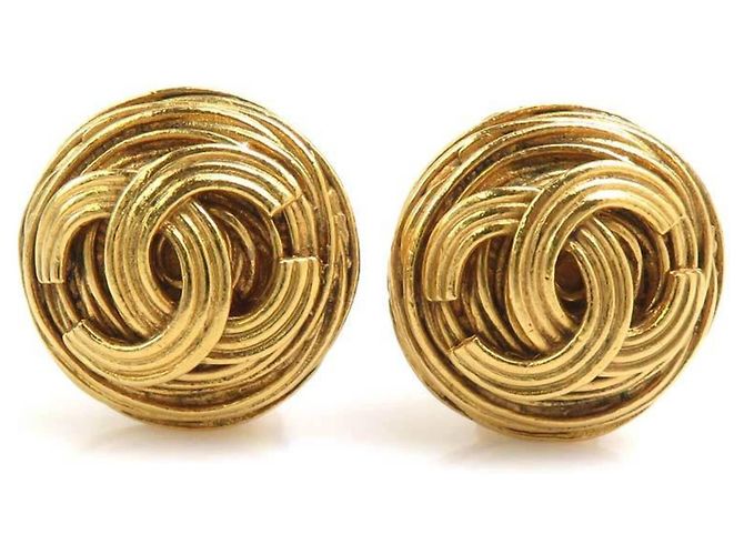 Boucles d'oreilles clips en or Chanel Doré