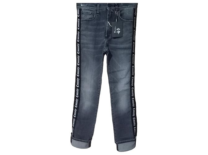 Autre Marque Marcelo Burlon Jeans, Neu mit Etikett Grau