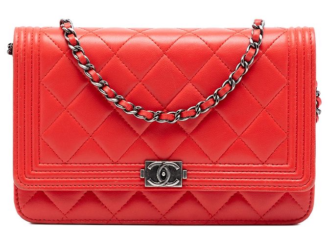Chanel Matelassé Cuero de Cordero Boy Cartera con Cadena Roja