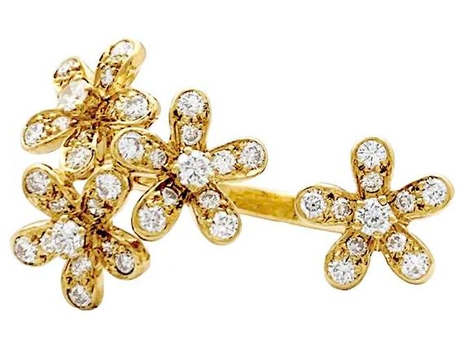 Van Cleef & Arpels Ring, 'Socrates', yellow gold and diamonds. 