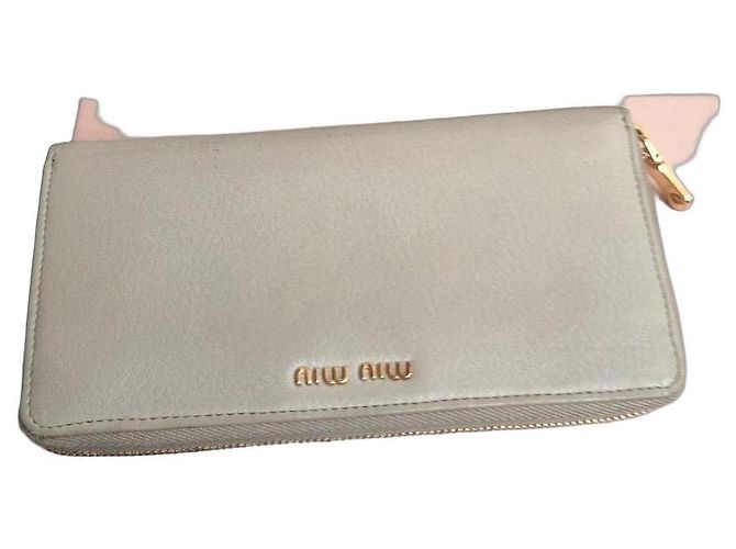 Cartera de Cuero Gris Miu Miu