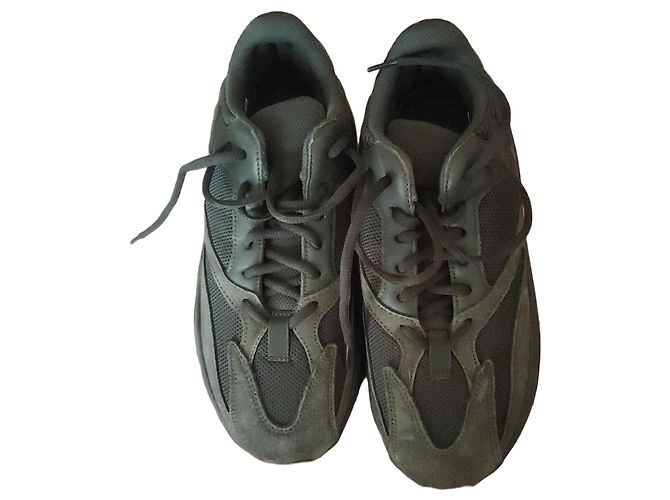 Tênis Adidas Yeezy Boost 700 V2 "Static"