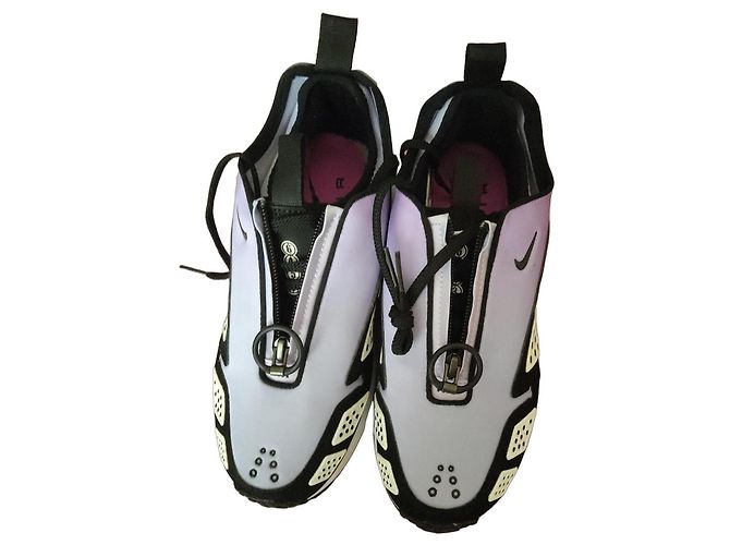 Baskets Nike Air Max SNDR Noir Blanc Violet