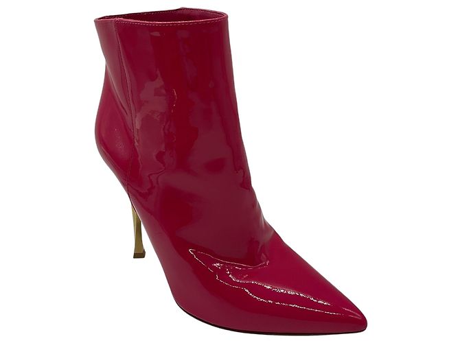 Valentino Garavani Botines de charol rosa intenso con punta afilada Valentino