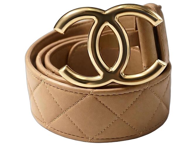 Cinturón de cordero acolchado Chanel 14C beige con hebilla dorada CC Talla 85/34 Gold hardware