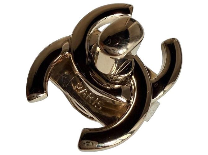 Chanel Altri gioielli D'oro