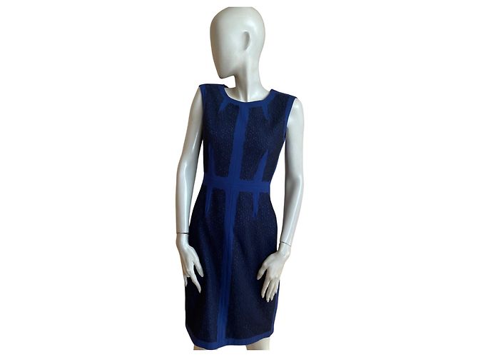 BCBG Max Azria Tiefblaues Spitzenkleid – Strukturierte Eleganz ✨ Schwarz Marineblau
