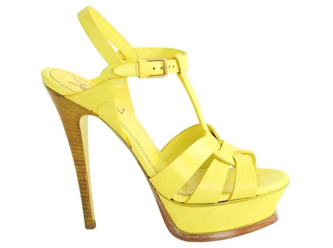Yves Saint Laurent Talons jaunes 