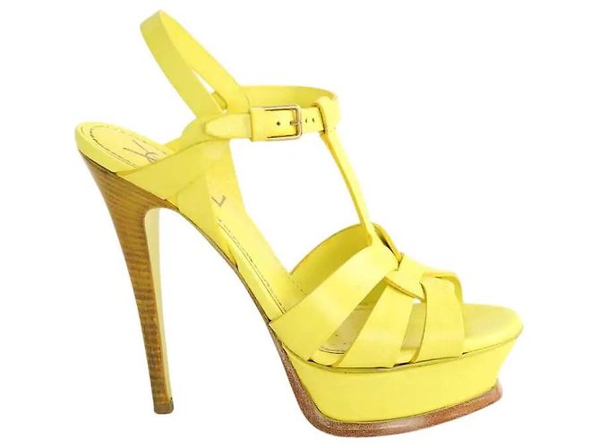 Yves Saint Laurent Saltos amarelos