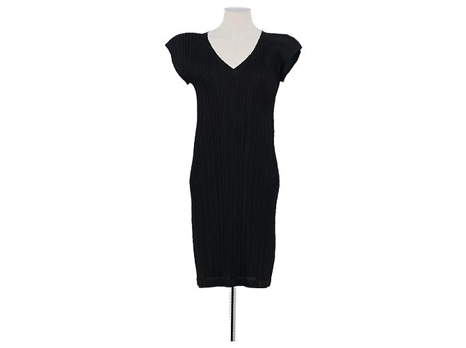 Pleats Please Schwarzes Kleid