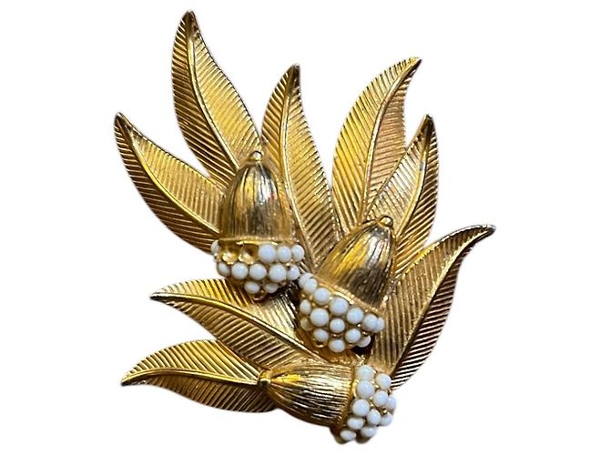 Schiaparelli Golden Flower-Shaped Brooch
