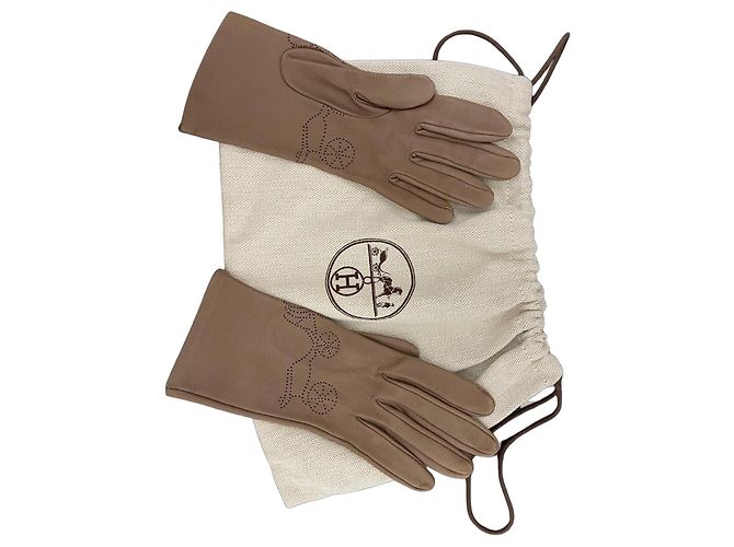Hermès Gants cuir taupe perforé Taille 7 Beige