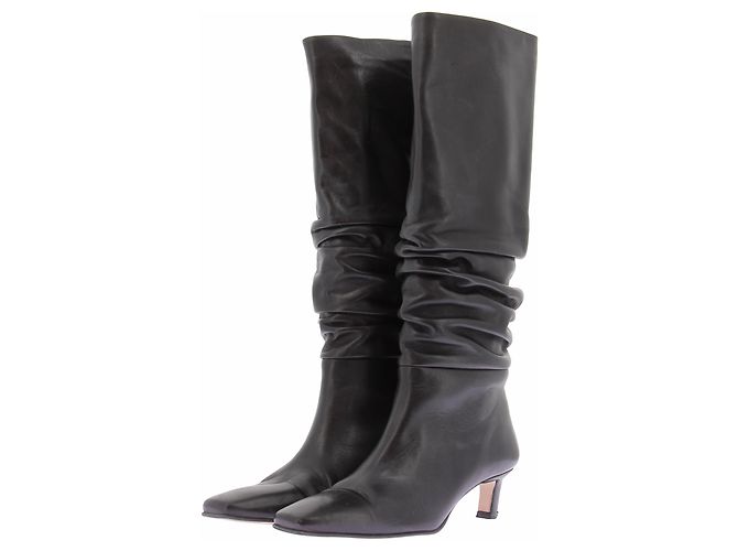 Autre Marque Schwarze Lederstiefel mit Absatz