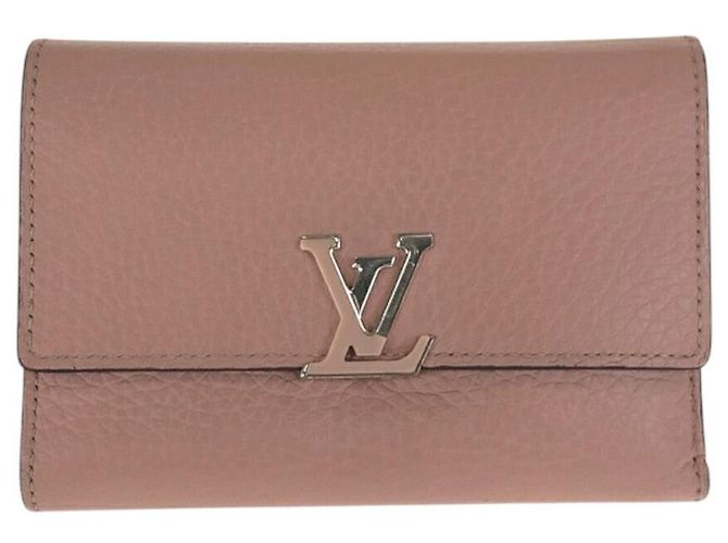 Cartera Compacta Capucines Louis Vuitton de Cuero Rosa