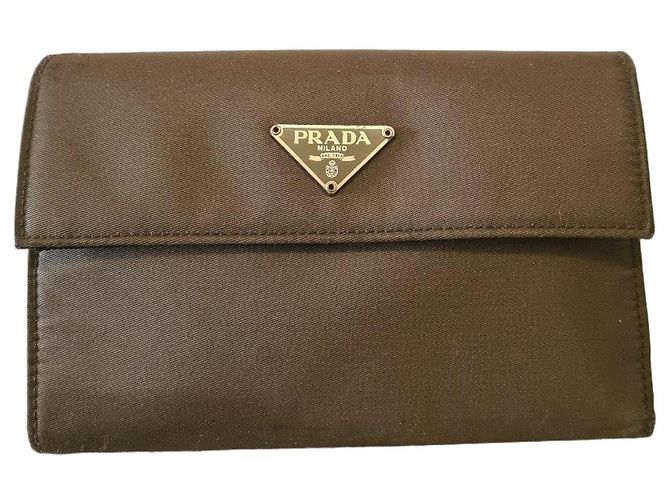 Prada Geldbörse aus braunem Stoff
