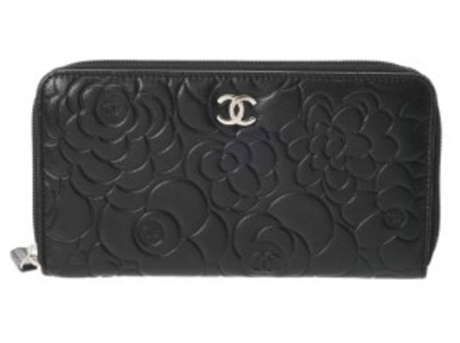 Cartera larga de cuero negro Camelia de Chanel