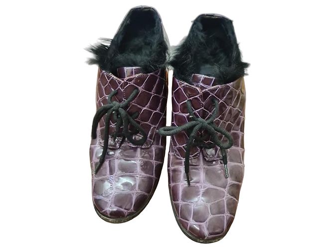 Botas de cano curto com cadarço Baldinini em couro roxo com efeito crocodilo e pelagem