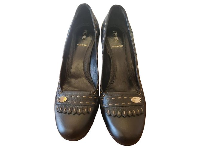 Fendi schwarze Lederschuhe mit Fransen