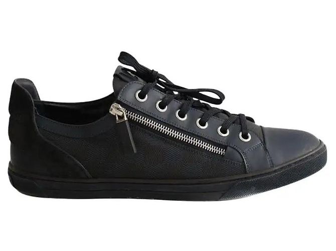 Louis Vuitton Baskets basses marines Bleu Marine