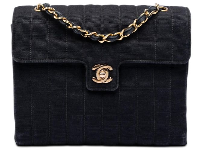 Chanel Schwarz CC Vertikal Gestepptes Nylon Grosgrain Einzelklappe