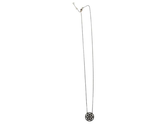 Djula Collar blanco 