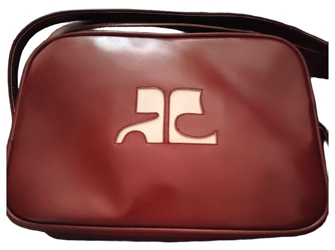 Courreges Bolso de hombro de cuero burdeos de Courrèges