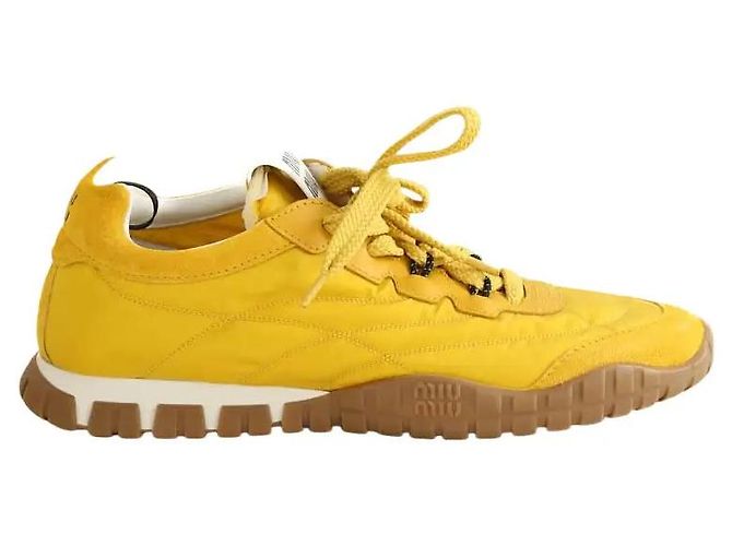 Miu Miu Basket Tyre Sneaker gelb