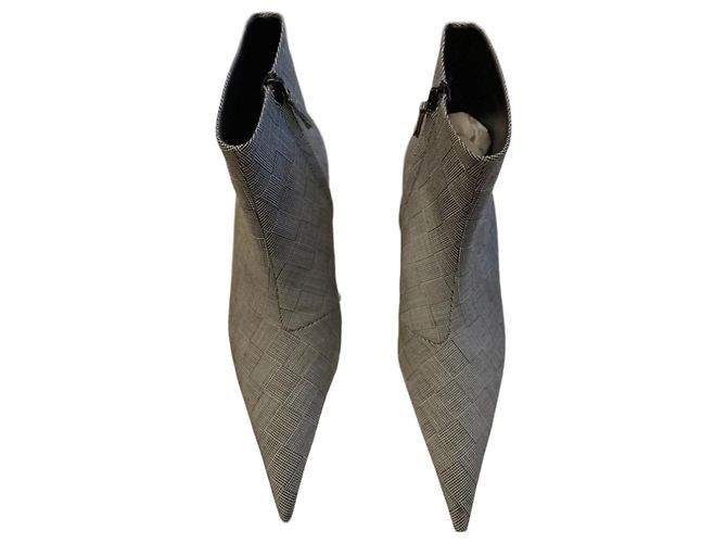 Karierte Balenciaga Stiefeletten Weiß Grau
