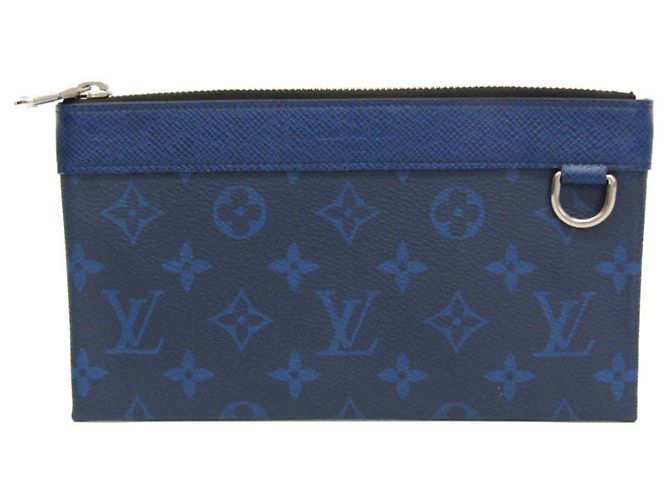 Pochette Discovery PM en Taiga de Louis Vuitton Bleu