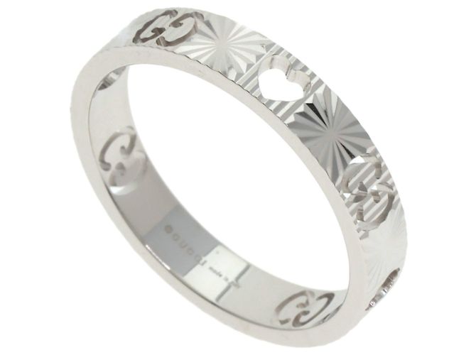 Anillo Icon Heart de Gucci en oro blanco de 18 quilates