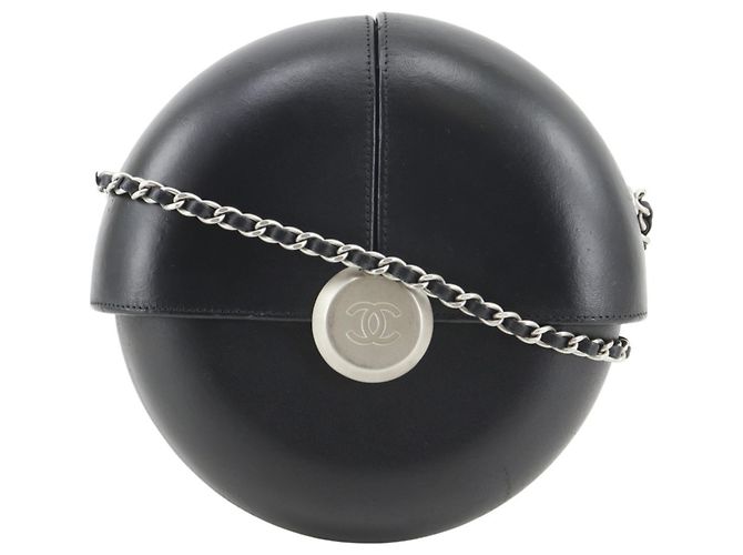 Bolsa de ombro de couro preto Chanel