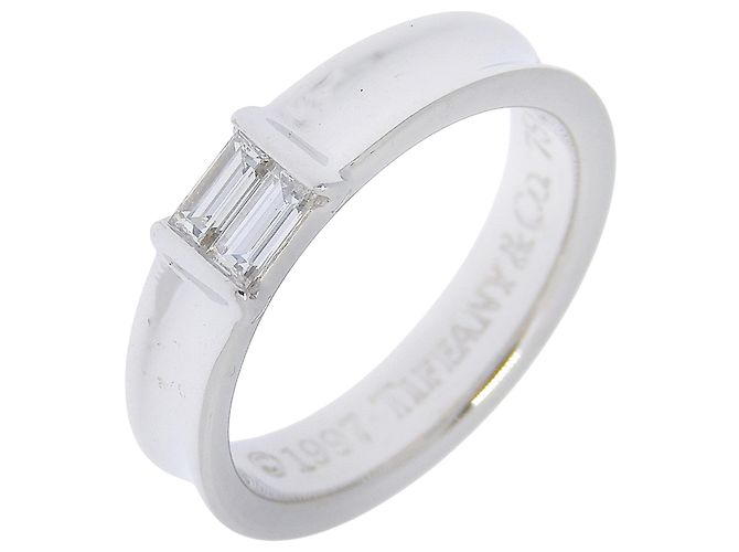 Anillo Apilable Tiffany & Co. en Oro Blanco de 18K