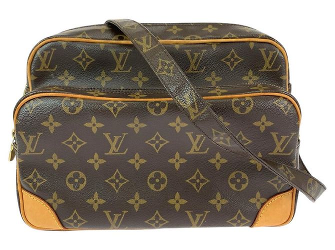 Bolsa de Ombro Monogram Nile da Louis Vuitton Marrom