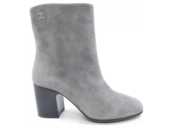 Timeless Botas de piel de ternera de Chanel Castaño