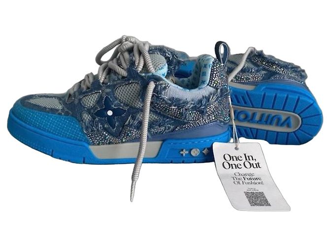 Baskets Louis Vuitton bleues ornées de strass Gris Bleu clair