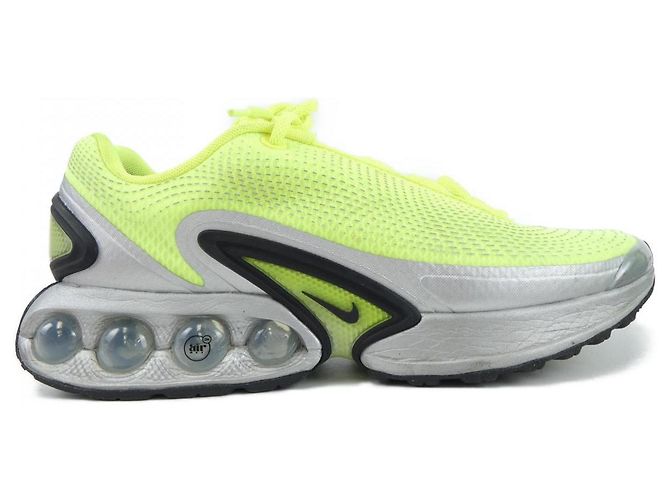 Autre Marque Nike Sneakers Yellow