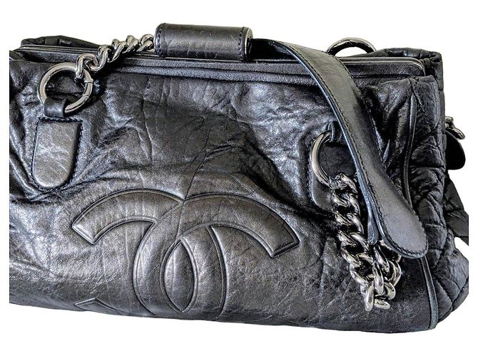 Bolsa de ombro de couro preto Chanel