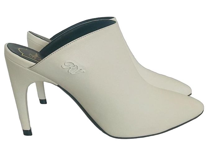 Roger Vivier White Leather Pointed Toe Mules