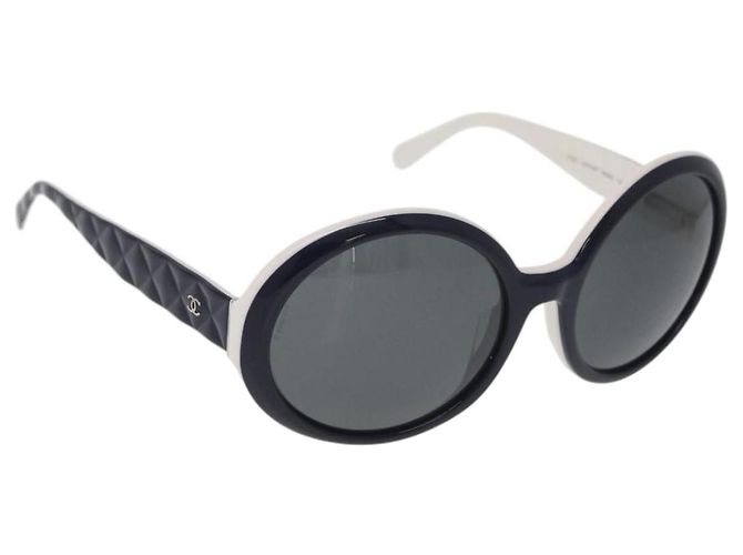 Óculos de sol CHANEL de plástico Roxo CC Auth ka3691A
