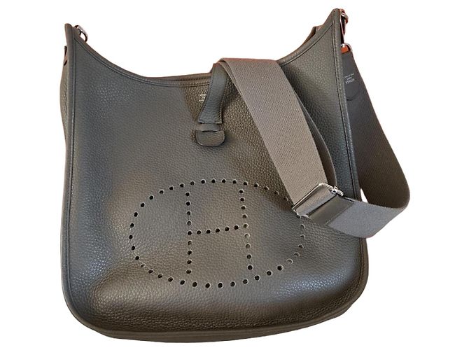 Hermès Sac Hermes Modèle Evelyne 33 Gris