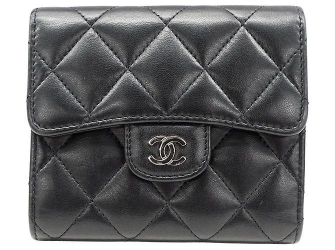 Cartera Trifold de Cuir de Cordero Acolchado Negro Chanel