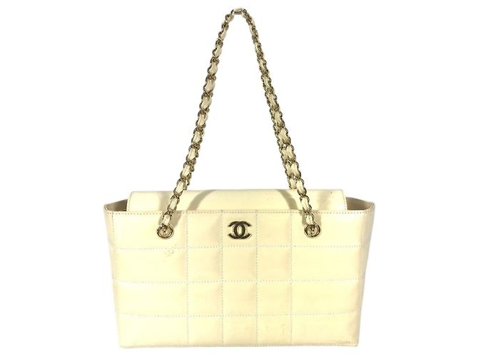 Bolsa Chocolate Bar com Logo CC Coco da Chanel Branco Amarelo