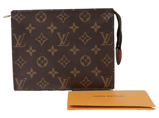 Louis Vuitton Necessaire Marrom