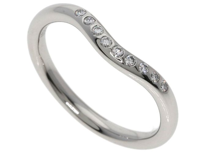 Anillo de diamante de banda curva Tiffany & Co.