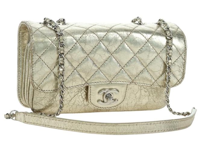 CHANEL Bolsa de Ombro Matelassé em Couro com Corrente Dourada CC Auth YKZ1557SAM Dourado