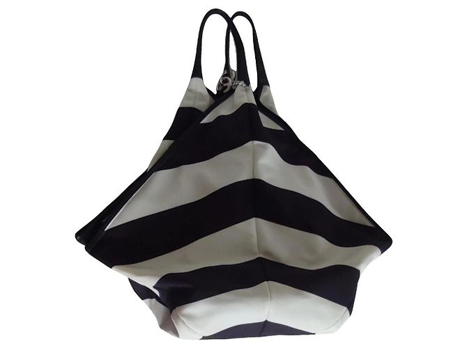 Sac à main ou cabas Chanel vente privée Noir Blanc